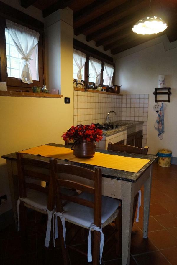 Il Borghetto Di Carra Apartment Talla Bagian luar foto